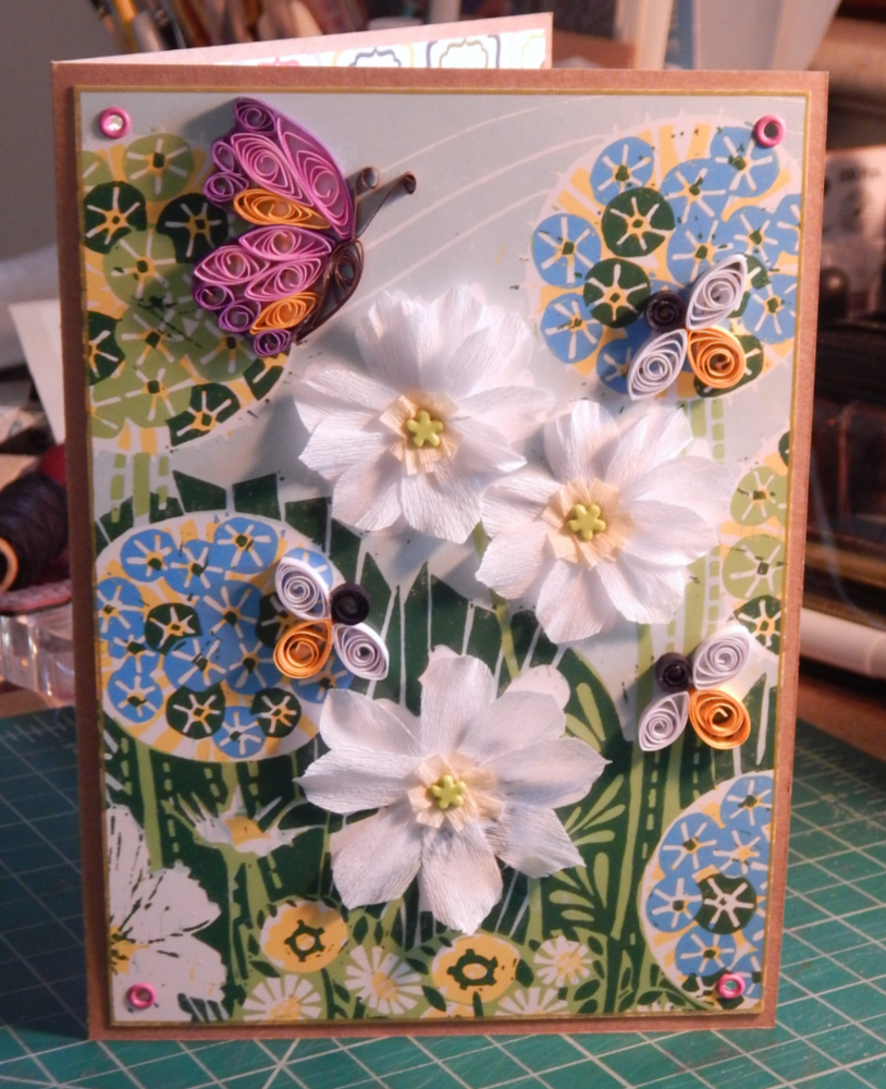 Finished quilled bees and flower card