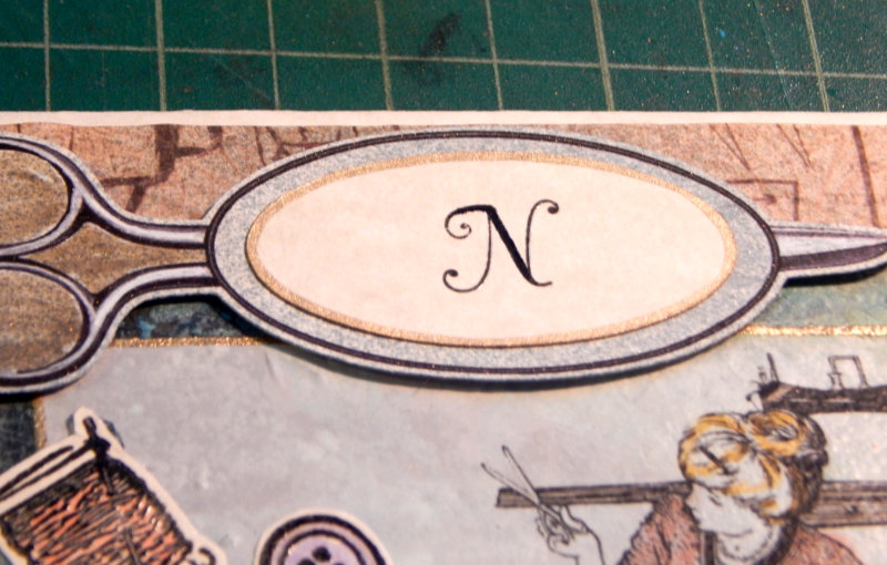 Scissors with oval detail