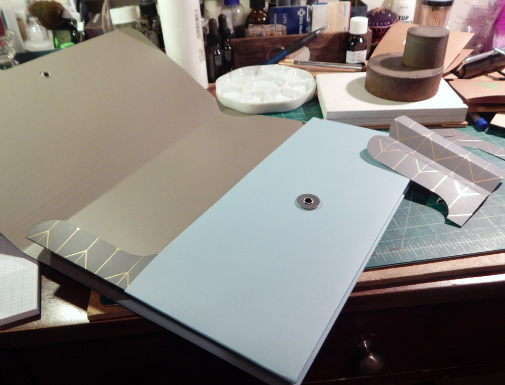 Modified expandable file pocket