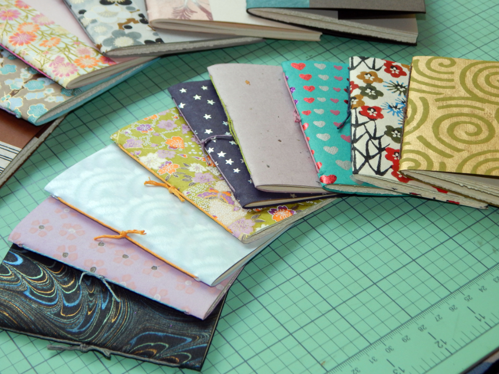 Pamphlet books, small